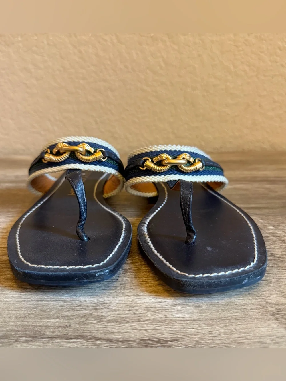 Tory Burch Jessa Thong Sandals in Navy gold-tone horse-link Womens Size 6
